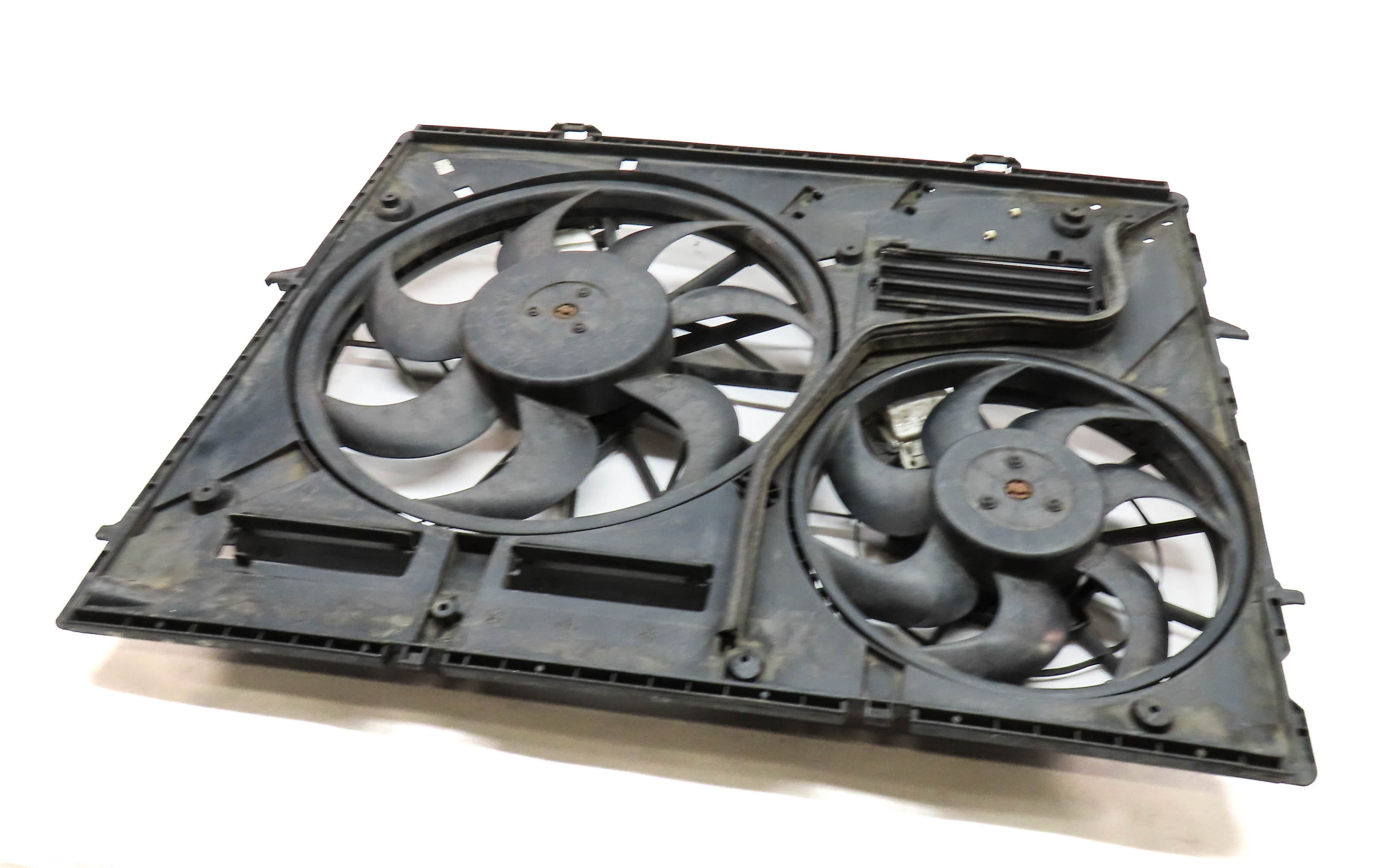 11-15 AUDI Q7 (4L) 3.0L ENGINE RADIATOR COOLING FAN (FOR MODELS w/ HITCH OPTION) — exact item pictured